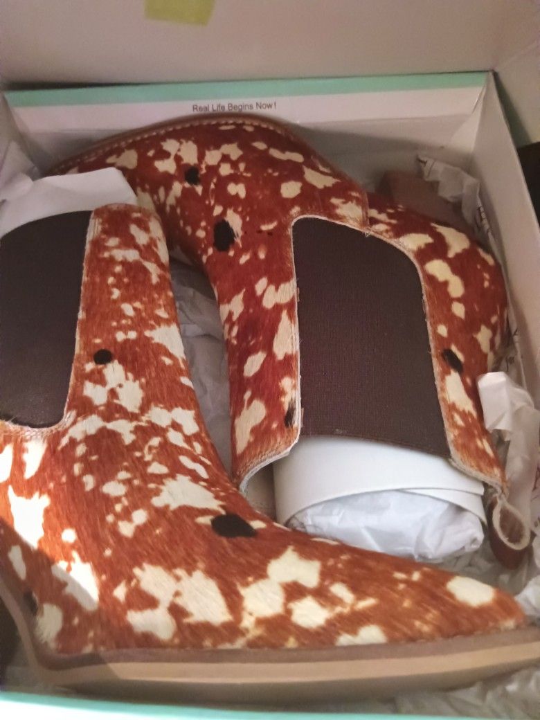 New! Diba True 7.5 Pony hair Boots