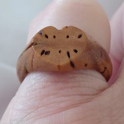 Vtg.carved Wood Heart Ring- Sz4
