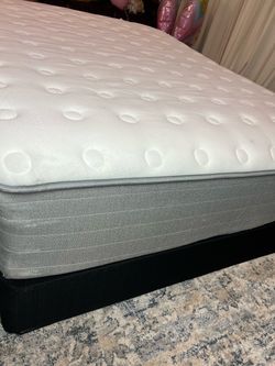 Serta Full mattress, and boxspring is good condition it’s clean it’s thick 12 inches and comfortable