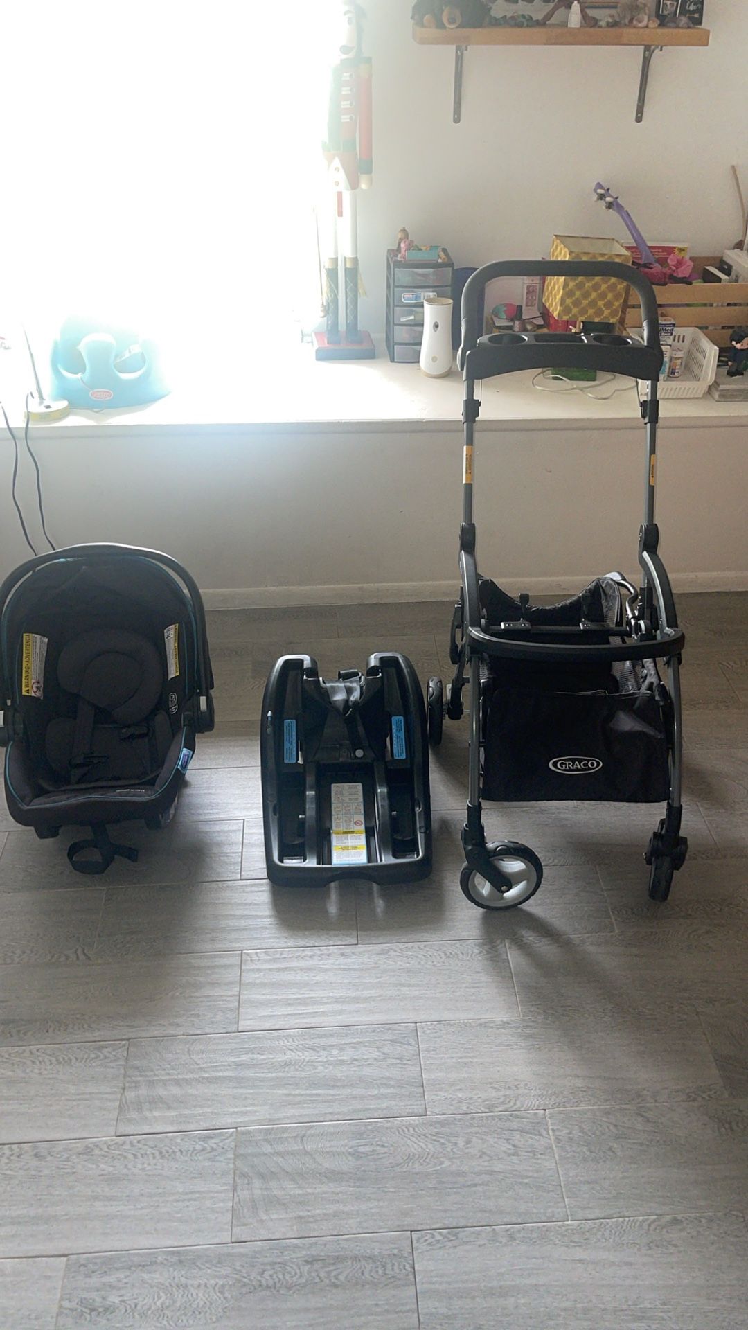 Graco Car Seat/Carrier/Stroller Combo 