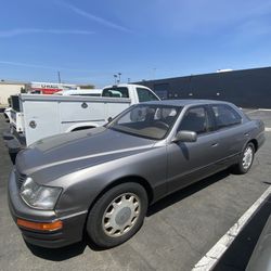 1996 Lexus LS 400