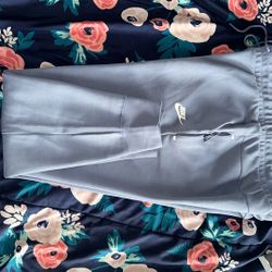 Woman’s Nike Tech Pants Never Worn 