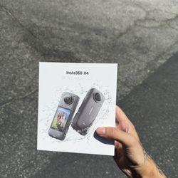 Insta 360 X4