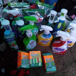 3 cascade platinum 
3 clean freak multi purpose spray 2 409 2 scrubbing bubbles 
1 soft scrub 
1 cloralen with bleach 
2 dawn power wash 
Mr clean mul