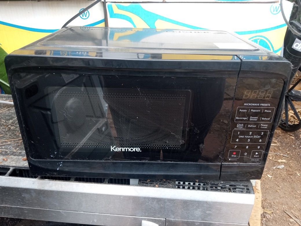 Kenmore Small Microwave Black