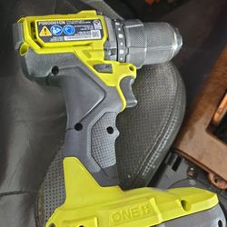Robin And Dewalt Drill With Chargers 