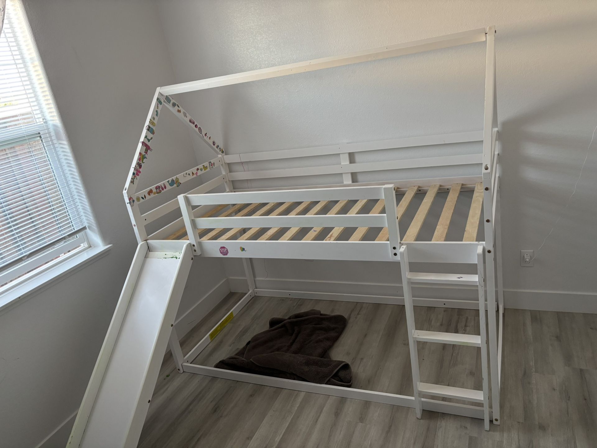 Twin Bunk Bed