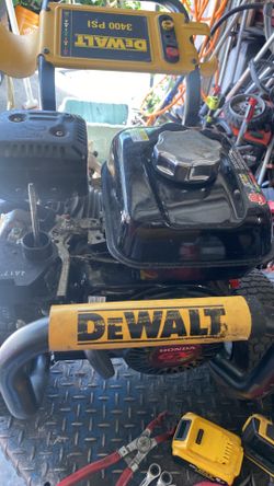 DeWalt pressure washer with a big Honda motor on them 3400 psi’s 10 horse motor carburetor everything is ready to go no issues with this machine just