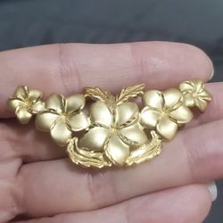 Beautiful, New Hawiian Flower 14k Gold Pendant