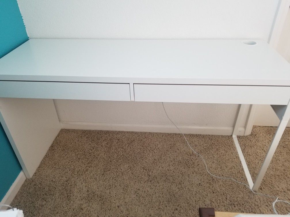 Ikea white desk and chair