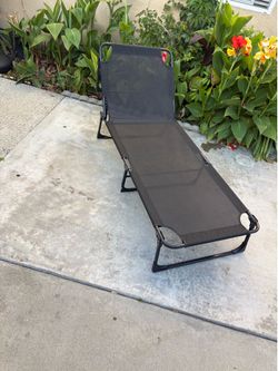 Foldable outdoor tanner chair