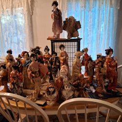 29 Vintage Japanese Dolls