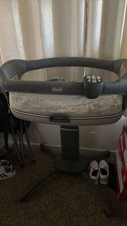 Chicco bedside bassinet