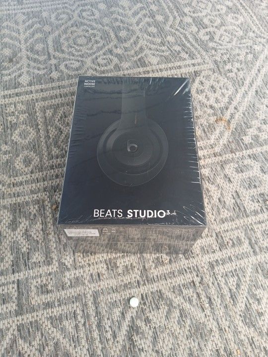 Beats Studio3 Wireless Noise Cancelling Over-Ear Headphones - Apple W1 Headphone Chip, Class 1 Bluetooth, 22 Hours of Listening Time, Built-in Microph