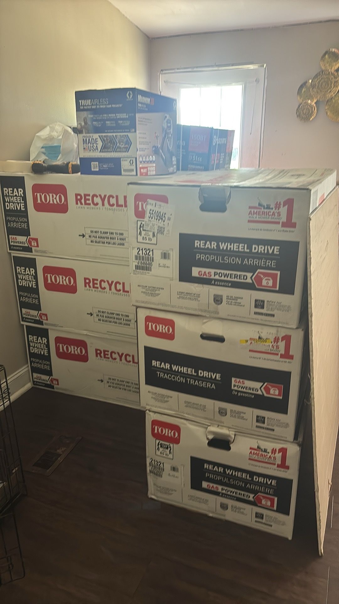 Toro Recycler with Smart Stow 22 in Gas Self propelled lawn mower with 150 cc Briggs and Stratton Engine