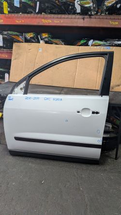 2010-2011-2012-2013-2014-2015-2016-2017 GMC ACADIA LEFT FRONT DOOR OEM USED #12473
