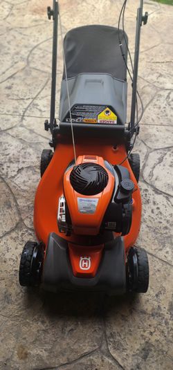 Huqsvarna ALL WHEEL DRIVE mower Runs Great!