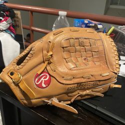 Very Nice Rawlings Tan Soft Leather Glove