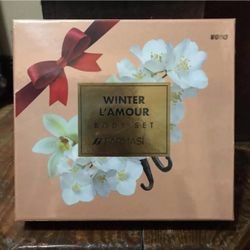 Winter L'amour Body Set 3 by Farmasi