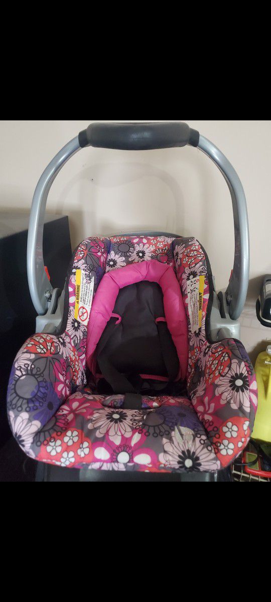 BabyTrend Carseat 