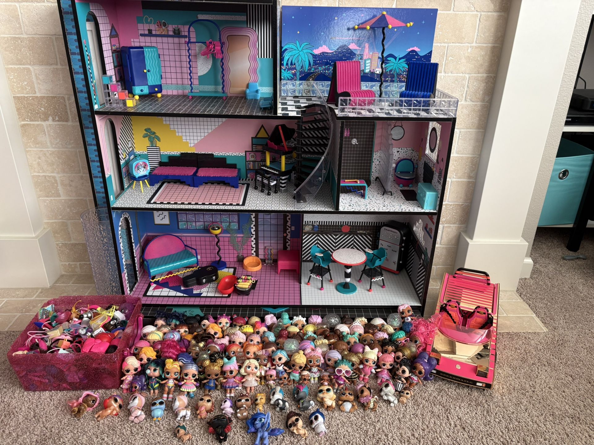 LOL House, LOL Dolls, LOL Car and Accessories 