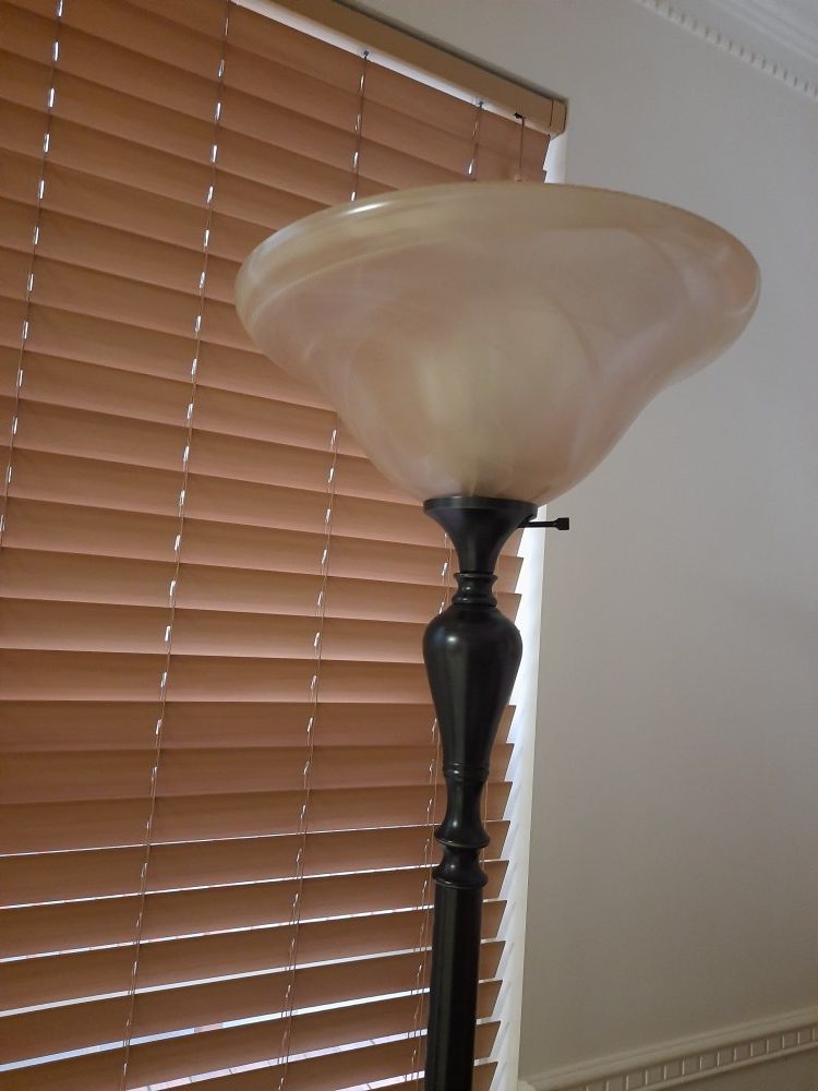Vintage style sturdy lamp 35$ glass head