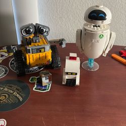 Wall.E Lego Set
