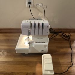 Janome My Lock 434 D Serger Sewing Machine 
