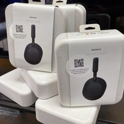 Sony - WH-1000XM5 Headphones 