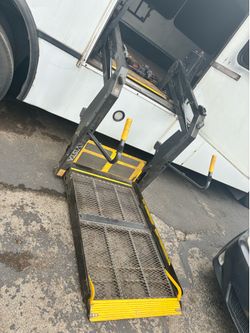 Wheel Chair Lift