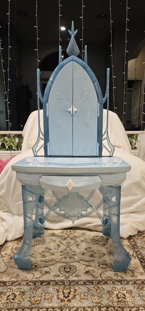 DISNEY | Frozen 2 Elsa's Enchanted Ice Vanity