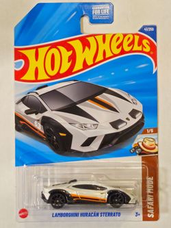 HOT WHEELS . SAFARI MODE . 2022 LAMBORGHINI HURACAN STERATTO .