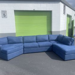 Living Spaces Navy Blue 3 Piece Sectional Couch - Delivery Available 🚚‼️