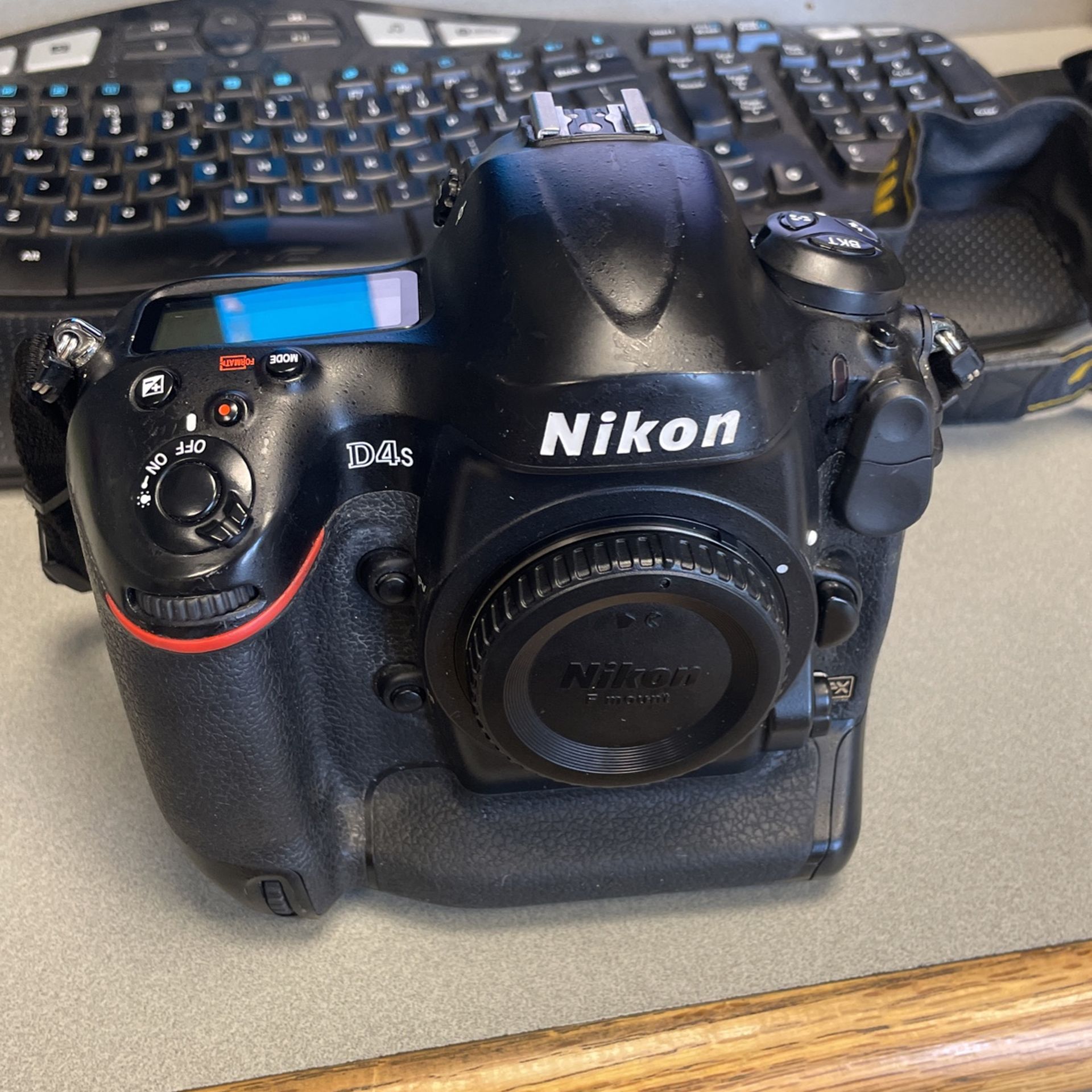 Nikon D4s USA