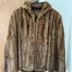 Vintage JL Hudson Of Detroit shawl fur Waist Length. Perfect Condition.