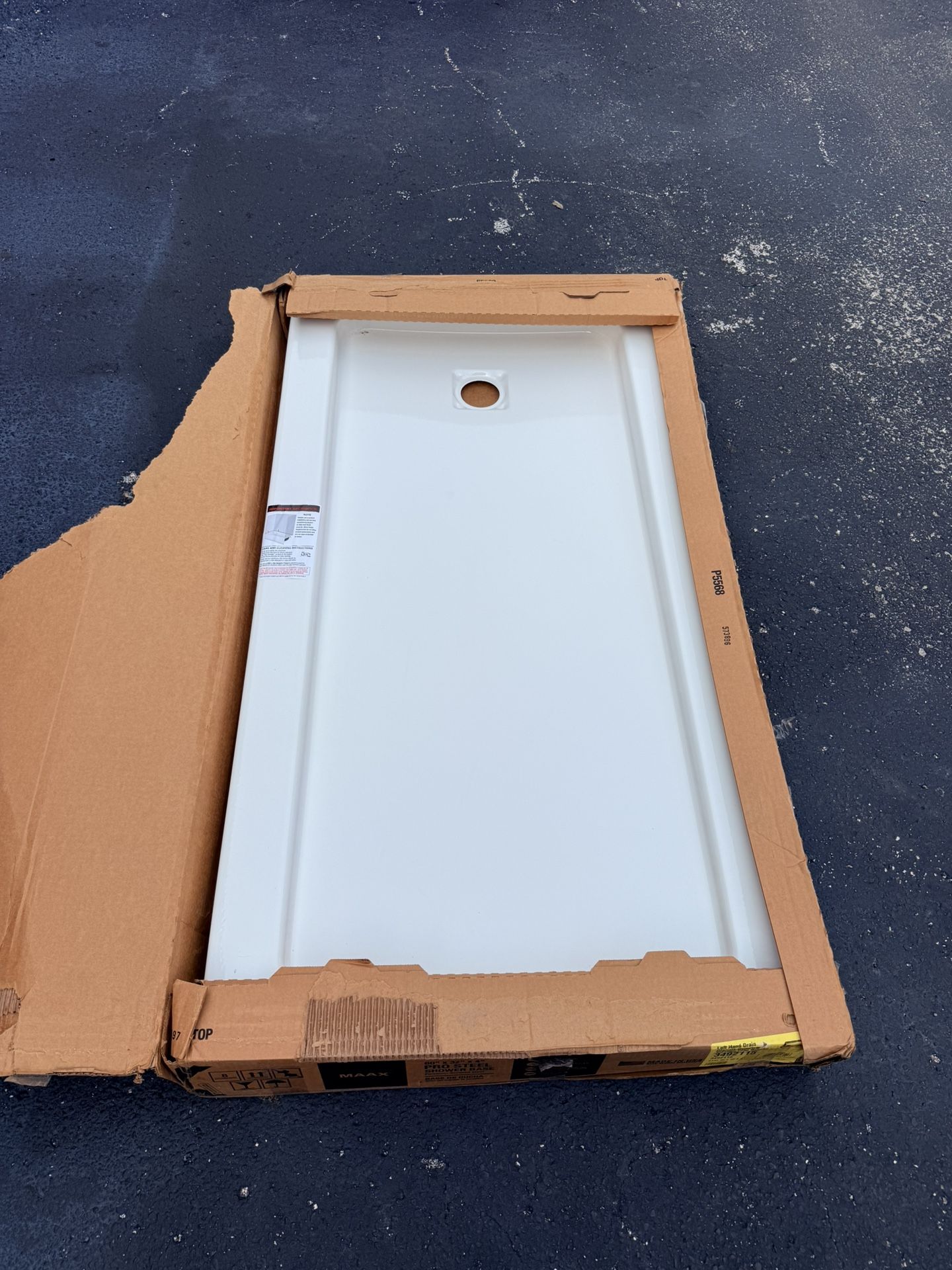 Maax Pro 32-in W x 60-in L Left White Single Threshold Rectangle Shower Pan Base with 4-in H Threshold