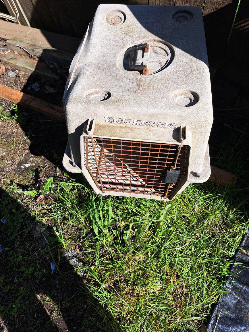 Dog Crate/kennel.  Free 