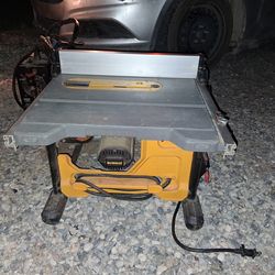 DEWALT DWE7485 8-1/4 inch table saw
