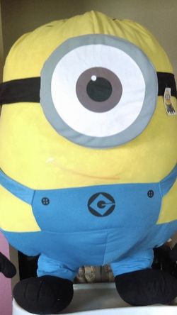 BIG Minion Plushie/ Peluche
