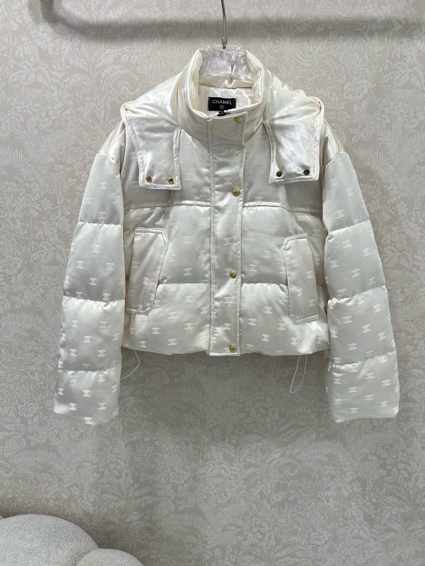 Chane1 Women’s White Coat 2025 New