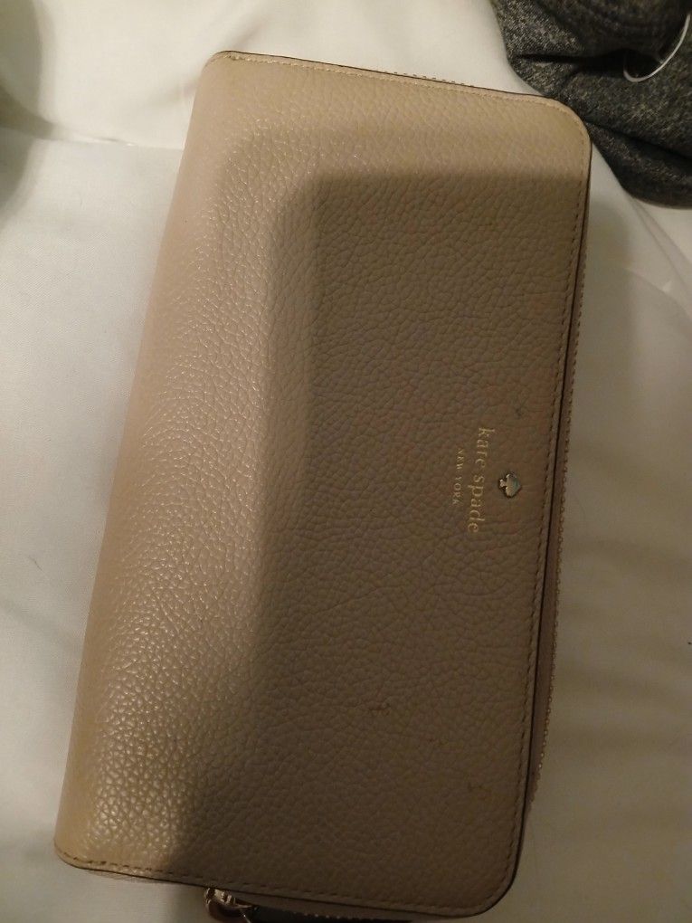 Brand New Kate Spade Wallet 