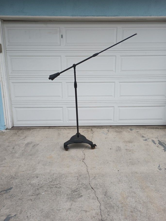 Pro Mic Stand