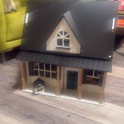 DOLL HOUSE