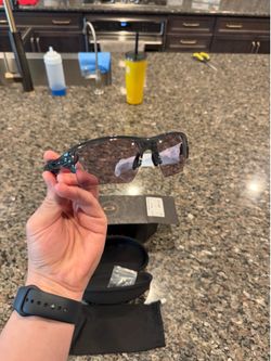 Men’s Oakley Sunglasses