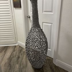 Woven Rattan Floor Vase 48”H X 16”W (Gray Color) In Good Condition $70 Firm On Price