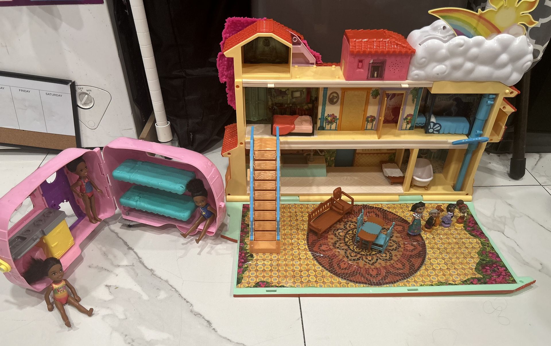 Encanto Play house & Chelsea Camper