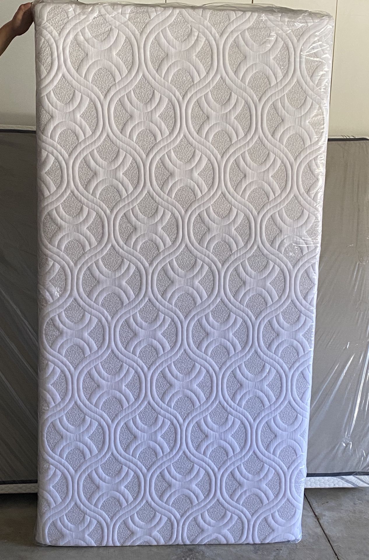 Twin mattress, New in bag, gel memory foam, 10 inch