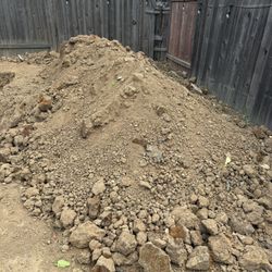 *****FREE FRESH GOOD DIRT*********