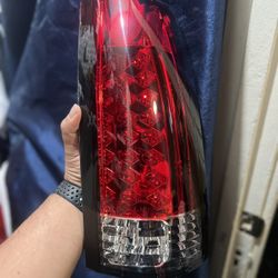 New GMC Sierra 1997 Tai Lights (after Market)