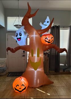 Halloween Inflatable new $40👻 🎃